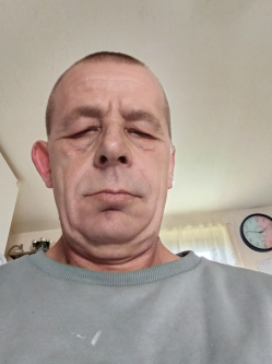 J�zsef, 55 �ves t�rskeres� f�rfi, Moh�cs