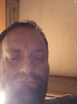 Zolt�n, 53 �ves t�rskeres� f�rfi, K�szeg