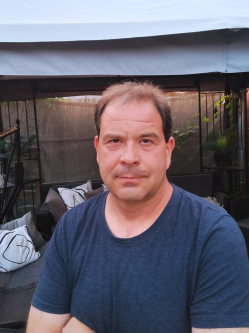 G�bor, 49 �ves t�rskeres� f�rfi, Moh�cs