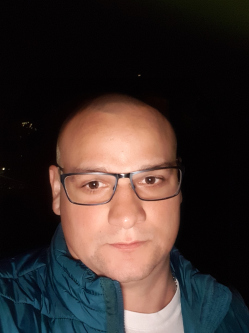 Attila, 31 �ves t�rskeres� f�rfi, Kom�rom