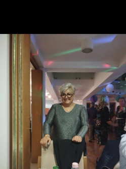 T�ndi, 56 �ves t�rskeres� n�, V�rpalota