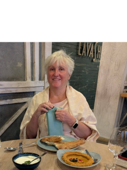 Adrienne, 71 �ves t�rskeres� n�, Solym�r