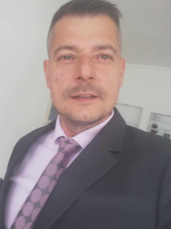 Zsolt, 48 �ves t�rskeres� f�rfi, S�toralja�jhely