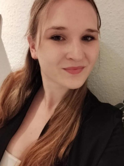 Klaudia, 26 �ves t�rskeres� n�, Szeged