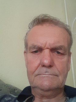 Mihaly, 67 �ves t�rskeres� f�rfi, Szolnok
