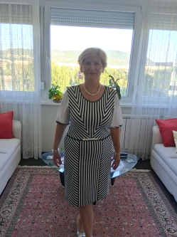 Ili, 73 �ves t�rskeres� n�, Budapest