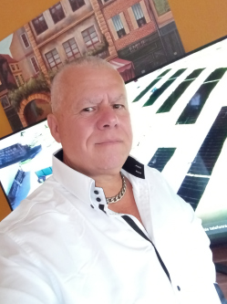 Andr�s, 58 �ves t�rskeres� f�rfi, Keszthely