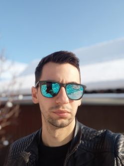 Roli, 26 �ves t�rskeres� f�rfi, Arad