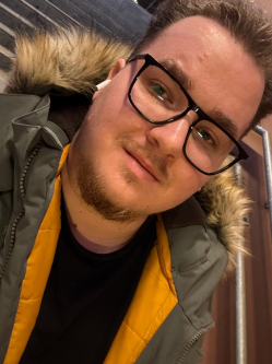 Viktor, 27 �ves t�rskeres� f�rfi, Als�pet�ny