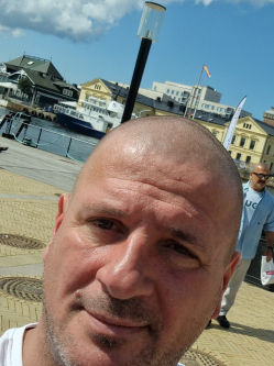 Zoltan, 48 �ves t�rskeres� f�rfi, Svealand