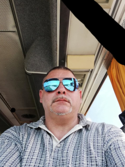 Miklos, 55 �ves t�rskeres� f�rfi, Debrecen