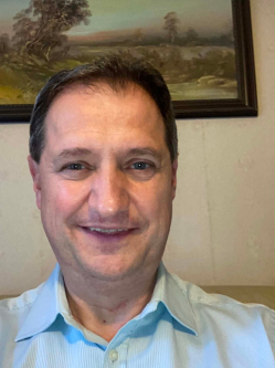 Tibor, 51 �ves t�rskeres� f�rfi, B�ny