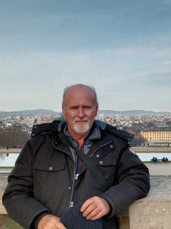 Ferenc, 67 �ves t�rskeres� f�rfi, Szolnok