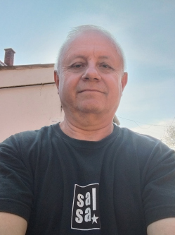 L�szl�, 67 �ves t�rskeres� f�rfi, P�cs