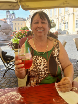Margit, 61 �ves t�rskeres� n�, Sz�kesfeh�rv�r