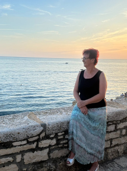 Saci, 62 �ves t�rskeres� n�, Baja