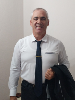 Jozsi, 60 �ves t�rskeres� f�rfi, S�jt�r