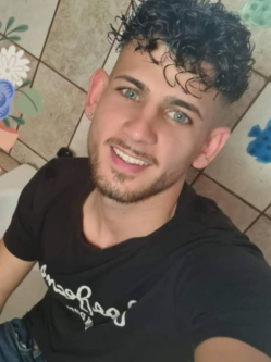 Erik, 28 �ves t�rskeres� f�rfi, Beretty��jfalu