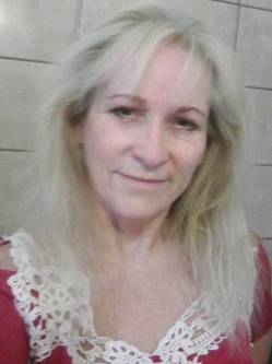 Gabriella, 65 �ves t�rskeres� n�, Duna�jv�ros
