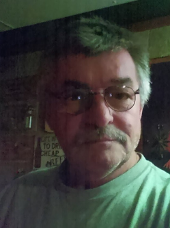 L�szl�, 68 �ves t�rskeres� f�rfi, Lenti