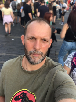 Bal�zs, 51 �ves t�rskeres� f�rfi, Kulcs
