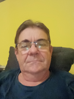 L�szl�, 61 �ves t�rskeres� f�rfi, Gy�r