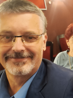 Tibor, 64 �ves t�rskeres� f�rfi, J�szber�ny