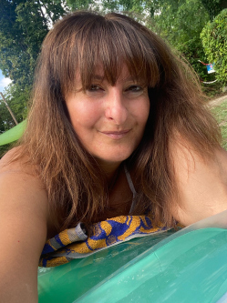 Kriszta, 52 �ves t�rskeres� n�, Budapest