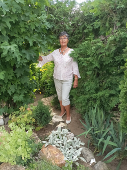 Marika, 74 �ves t�rskeres� n�, G�d�ll�