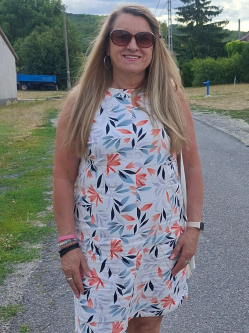 Erika, 66 �ves t�rskeres� n�, Budapest