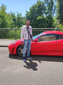 Zoran, 35 �ves t�rskeres� f�rfi, Belgr�d