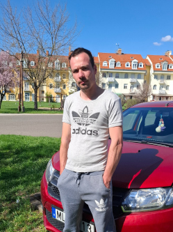 Gerg�, 32 �ves t�rskeres� f�rfi, Szurdokp�sp�ki
