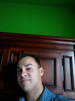 B�la, 34 �ves t�rskeres� f�rfi, Paks