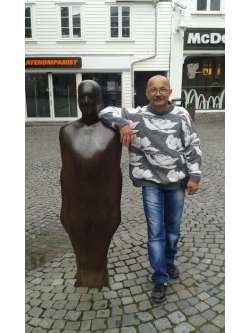 Attila, 57 �ves t�rskeres� f�rfi, Oroszl�ny