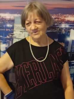Jutka, 68 �ves t�rskeres� n�, Tatab�nya