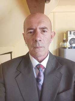 Pali, 61 �ves t�rskeres� f�rfi, Tahit�tfalu