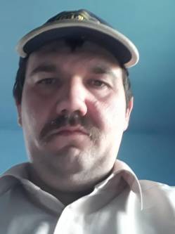 Dezs�, 38 �ves t�rskeres� f�rfi, Kadark�t