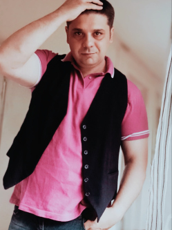 Lacko, 42 �ves t�rskeres� f�rfi, Abony