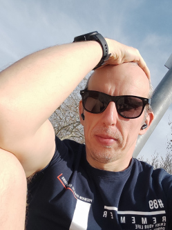Imi, 46 �ves t�rskeres� f�rfi, Zalaszentgr�t