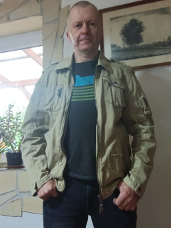 Istv�n, 53 �ves t�rskeres� f�rfi, Megyasz�