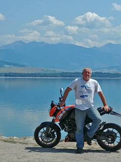 Kazi, 62 �ves t�rskeres� f�rfi, Apc