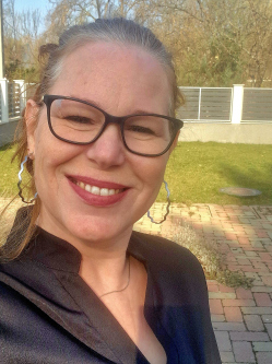 Judit, 48 �ves t�rskeres� n�, Miskolc