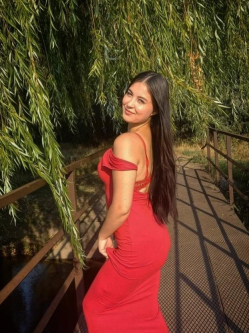 Nikolett, 20 �ves t�rskeres� n�, Kecskem�t
