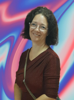 Bernadett, 46 �ves t�rskeres� n�, J�nosh�za