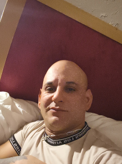 G�bor, 40 �ves t�rskeres� f�rfi, Egercsehi