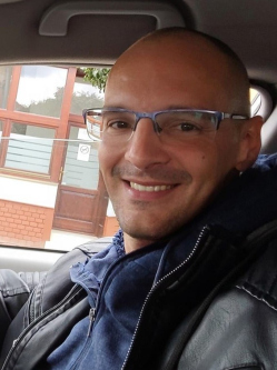 �d�m, 42 �ves t�rskeres� f�rfi, Gyula