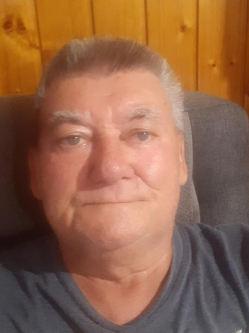 K�lm�n, 63 �ves t�rskeres� f�rfi, Kocs