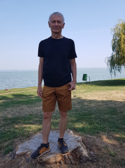 G�bor, 70 �ves t�rskeres� f�rfi, Szolnok