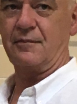 Miki, 62 �ves t�rskeres� f�rfi, Balatonf�red