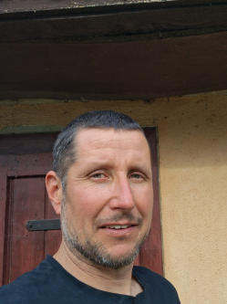 Gerg�, 46 �ves t�rskeres� f�rfi, Duna�jv�ros